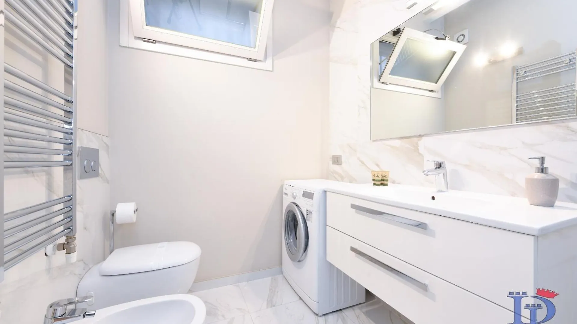 דסנזאנו דל גארדה Desenzanoloft Official Partner Marriott Homes & Villas - Warda Lovely Suite