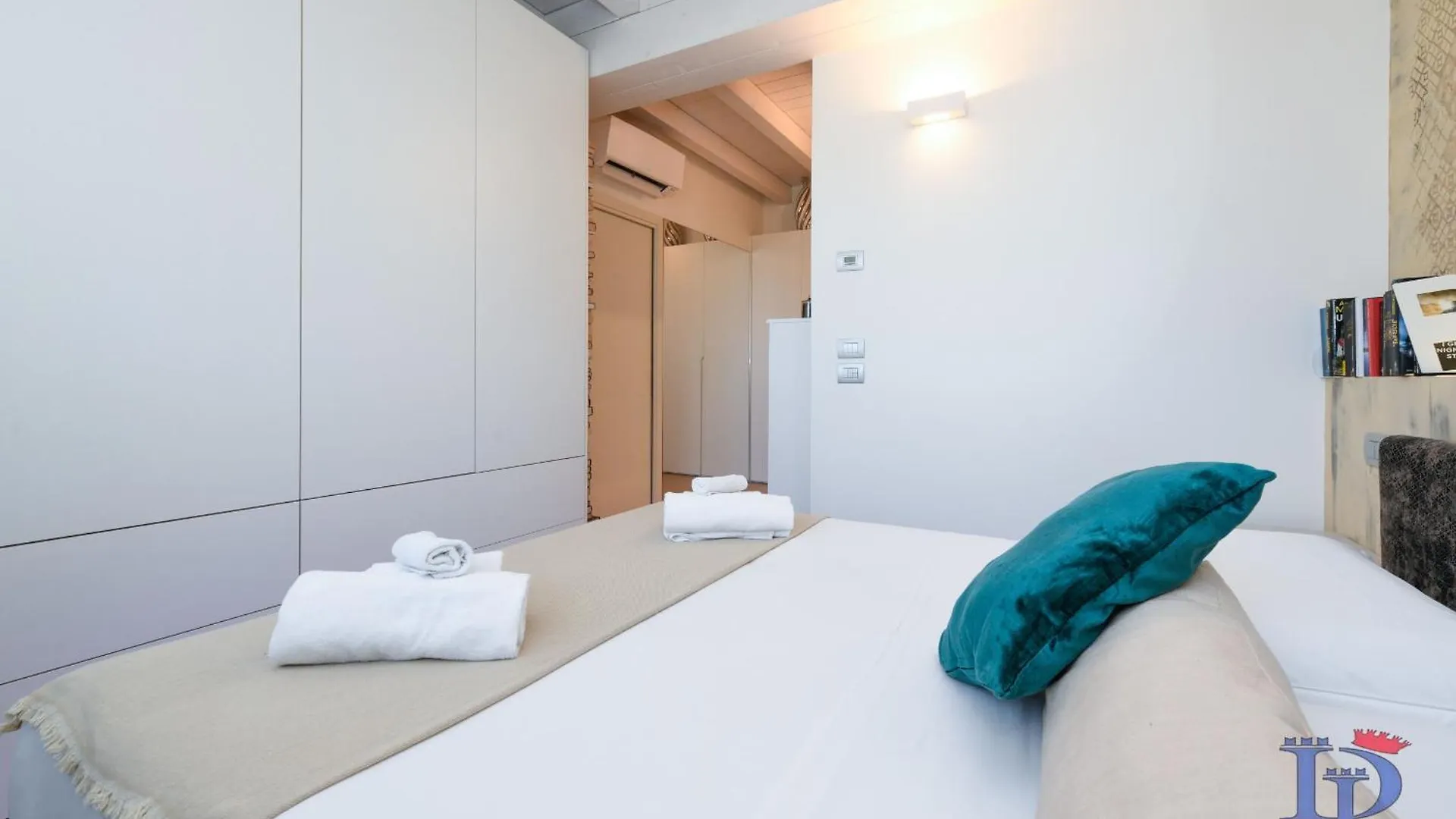 דסנזאנו דל גארדה Desenzanoloft Official Partner Marriott Homes & Villas - Warda Lovely Suite דסנזאנו דל גארדה